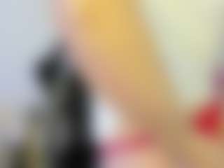 Live cam show with carolagomezz - Lush MILF on CamSextacy