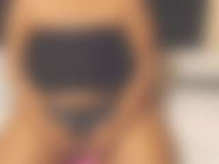 Curvyamara-250's Live Sex Cam Show