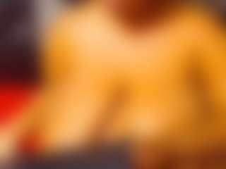 Live cam show with Curvyamara-250 - Eating Pussy on xplaylive.com