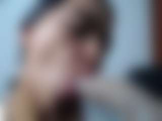 Live cam show with dulceeBag - Striptease MILF on Hubzter Live