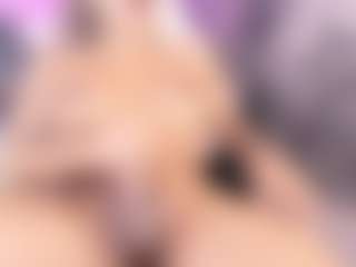 Live cam show with ElaWindsor - New Big Tits on TeamSkeetLive