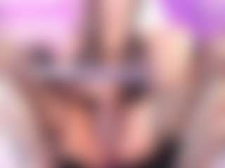 Live cam show with ElaWindsor - Twerk on Camsoda