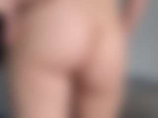 Live cam show with JannetFox - Cute on SmokeAndPoke