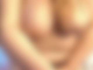 Live cam show with melaniehh - Body Massage on AdultVida.com