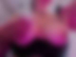 noa-valmont's Live Sex Cam Show