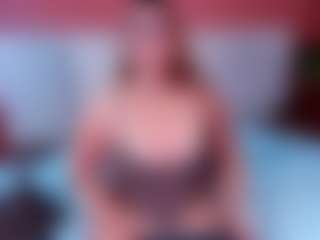 noa-valmont's Live Sex Cam Show