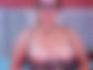 noa-valmont's Live Sex Cam Show