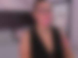 noa-valmont's Live Sex Cam Show