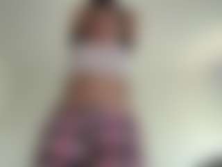 Live cam show with May - Squirt on Camversity