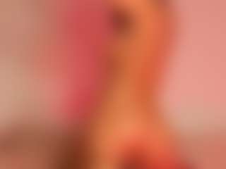 Live cam show with SinfulSienna - Blonde Hair Curvy on TottyGirls