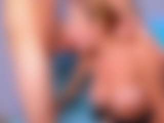 stud-little-zoe's Live Sex Cam Show