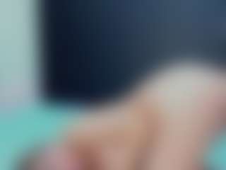 stud-little-zoe's Live Sex Cam Show