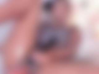 Live cam show with Amy-miller2 - Ebony Petite on xxxlivecams.org