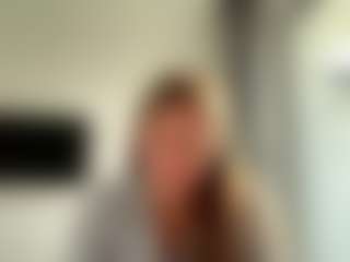 Live cam show with CelestineErner - Shaved Pussy Curvy on sexylive.show