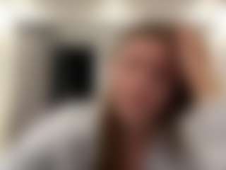Avelia's Live Sex Cam Show