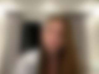 Avelia's Live Sex Cam Show