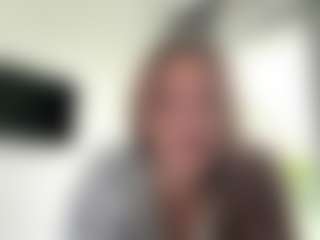Avelia's Live Sex Cam Show