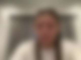 Avelia's Live Sex Cam Show