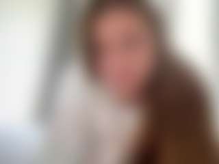 Avelia's Live Sex Cam Show