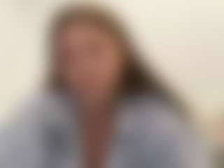 Avelia's Live Sex Cam Show