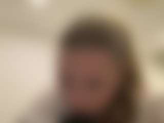 Avelia's Live Sex Cam Show