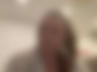 Avelia's Live Sex Cam Show