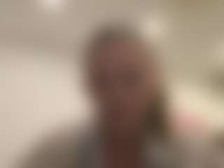 Avelia's Live Sex Cam Show
