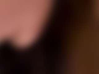Live cam show with Avelia - MILF Teen (18+) on Dare Cams