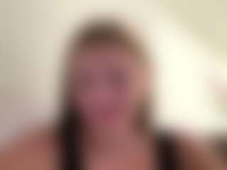 Live cam show with Avelia - Bedroom Black on liverealitysex.com