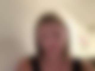 Live cam show with Avelia - Black College on Milfs Live