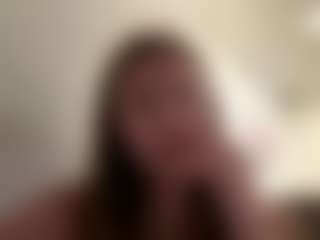 Avelia's Live Sex Cam Show