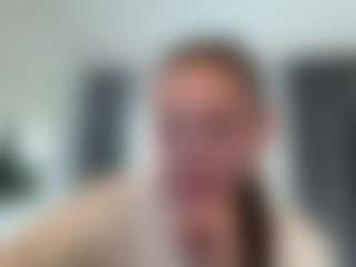 Avelia's Live Sex Cam Show