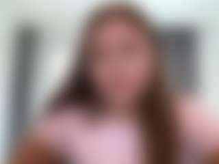 Live cam show with Avelia - Facial on Mixed Magazine Live