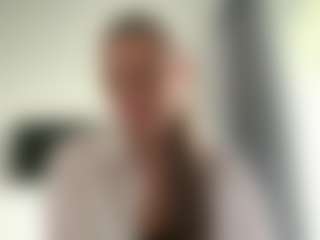 Avelia's Live Sex Cam Show