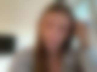 Avelia's Live Sex Cam Show