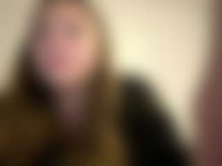 Live cam show with Avelia - College on AdultVida.com
