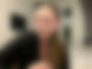 Live cam show with Avelia - College MILF on AdultVida.com