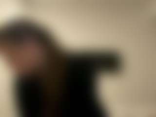 Avelia's Live Sex Cam Show