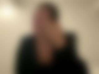 Avelia's Live Sex Cam Show