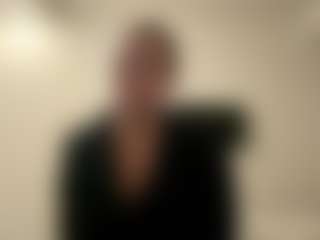 Avelia's Live Sex Cam Show