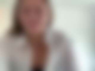 Avelia's Live Sex Cam Show