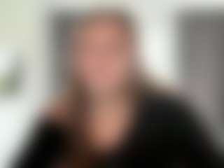 Live cam show with Avelia - Middle Aged on TeamSkeetLive