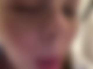 Live cam show with Avelia - Black Middle Aged on Dolls Live