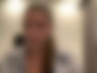 Live cam show with Avelia - Blowjob Mature on Camsoda