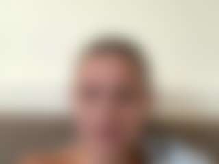 Live cam show with Avelia - Mature on live18s.com