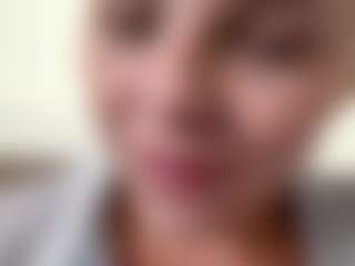Avelia's Live Sex Cam Show