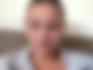 Avelia's Live Sex Cam Show