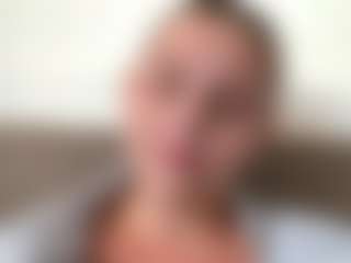 Avelia's Live Sex Cam Show