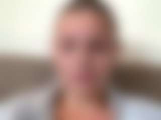 Avelia's Live Sex Cam Show
