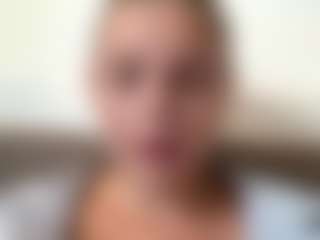Avelia's Live Sex Cam Show